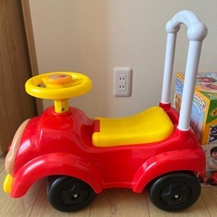 アンパンマンカー　乗用玩具　の画像