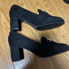 黒　パンプス　しまむらの画像