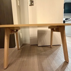 折りたたみテーブルの画像