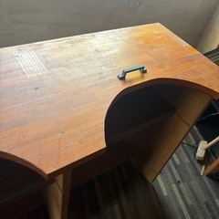 彫金机 作業台 木製 3人用の画像