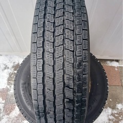 145/80R12タイヤの画像