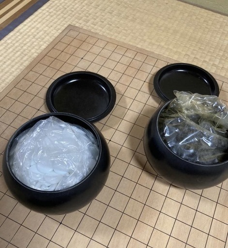 囲碁　碁盤　碁石
