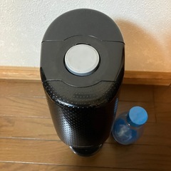 【炭酸水メーカー 】sodastream ソーダストリーム　黒 ボトル付きの画像