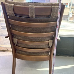 ニトリ ポケットコイルダイニングチェア 肘付きの画像