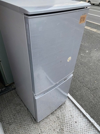 NO B781?福岡市内配送設置無料✨?SJ-D14F-S 冷蔵庫 シルバー系 [137L /2ドア /右開き/左開き付け替えタイプ]