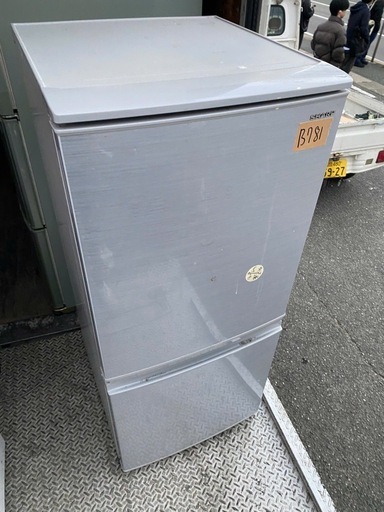 NO B781?福岡市内配送設置無料✨?SJ-D14F-S 冷蔵庫 シルバー系 [137L /2ドア /右開き/左開き付け替えタイプ]