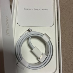 iPhone１４箱とケーブルの画像