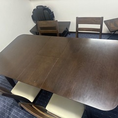 ダイニングテーブルチェアセットの画像