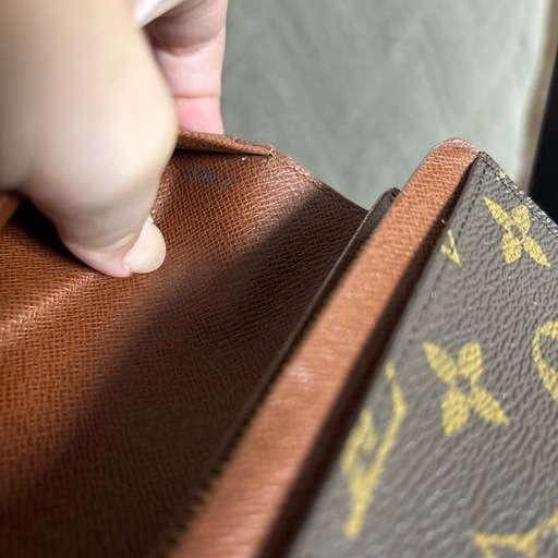 ルイヴィトン　折りたたみ財布