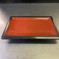 長四角型黒塗プラスチック皿の画像