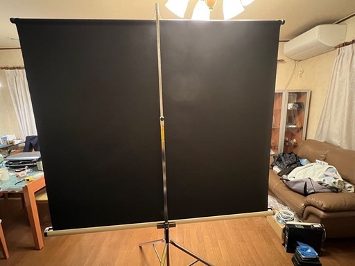 プロジェクタースクリーン　自立型　大画面■画面サイズ　縦(約)122cm　横(約)162cm■80インチ