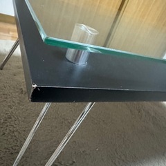 ガラステーブルの画像