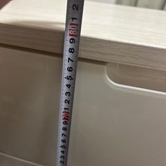 4段キャスターの画像