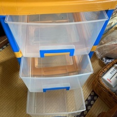 美品　3段収納ケース、キャスター付きの画像