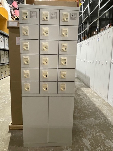 【18人用】貴重品ロッカー ダイヤル錠 下段収納付き KLKW-18H