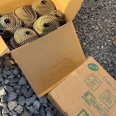 2箱約8000本セット！MAX コイルネイル 38mm ワイヤー連結釘 NRL38V1 フロア用 の画像