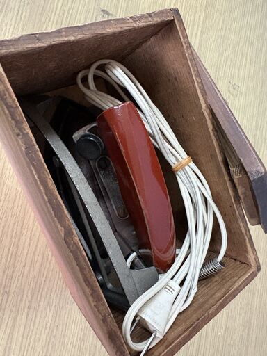 昭和レトロ｜電気アイロン｜木箱・置き台付き｜ヴィンテージ｜古道具