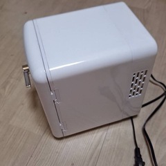 ポータブルミニ冷蔵庫 4Ｌ/6缶の画像