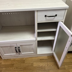 食器棚の画像