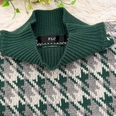 🉐値引きあり🉐
千鳥格子柄のニットの画像