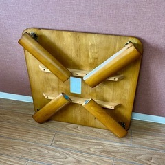 折りたたみテーブルの画像