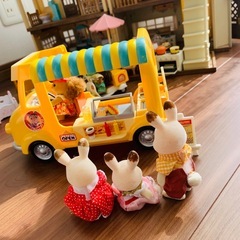 シルバニアファミリー 大きなお家＋家具＋人形＋フードトラック まとめての画像