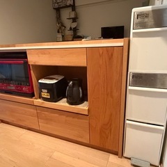 キッチンカウンター　天然木材　人工大理石の画像