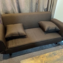 ソファとテーブルの画像