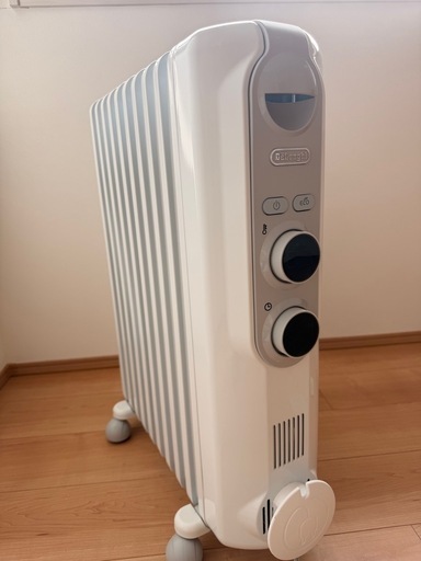 最終値下げ！【超美品・使用少】デロンギ アミカルド オイルヒーター RHJ35M1015-LG