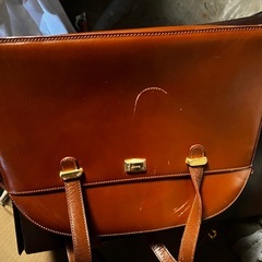 本革バッグ　額などの画像