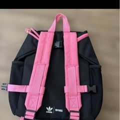 adidas✖️サンリオ　キッズリュックの画像