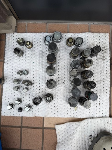 油圧ホース　メクラキャップ