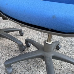 事務椅子中古4個お譲りします。の画像