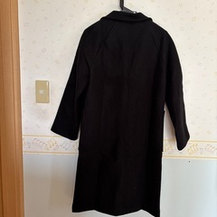 コート黒の画像