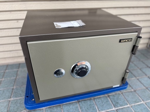 ※終了※★鍵あり★WACO ワコー ダイヤル式金庫 耐火合格 鍵付き 防犯対策 防犯グッズ　家庭・事務所・業務用にお勧め！