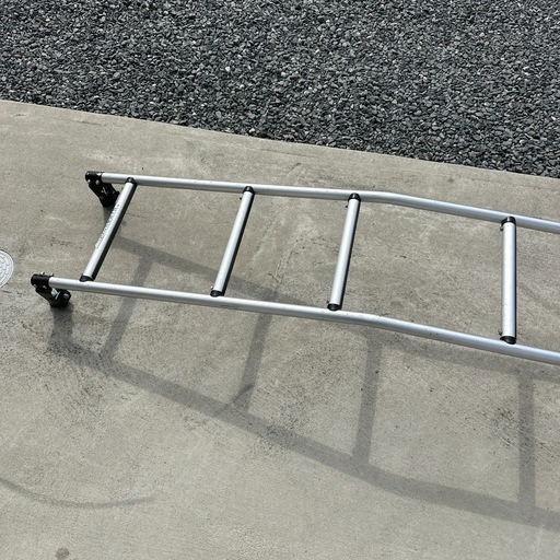 ハイエース200系用リヤハシゴ