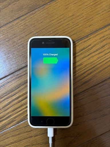 美品　お子様の初めてのスマホに　iPhone8  64GB      充電100%