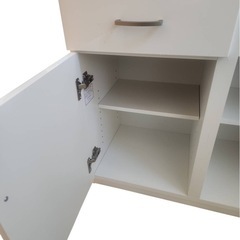 ニトリ　食器棚　キッチンボード　白の画像