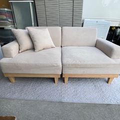 f●■天然木 セパレート ファブリックソファ 2人掛け 肘掛け付き クッション２個　ライトグレーの画像
