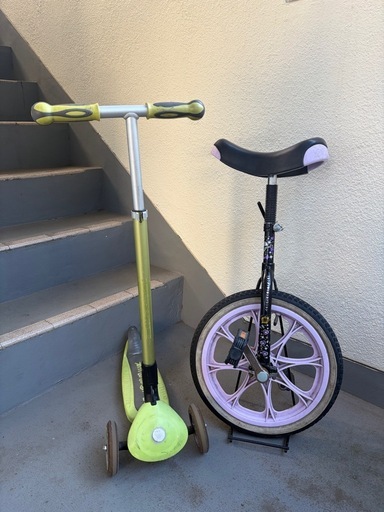 一輪車、キックボード、ヘルメット、ローラーシューズ　4点セット
