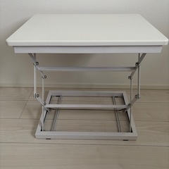 スタンディングデスク の画像