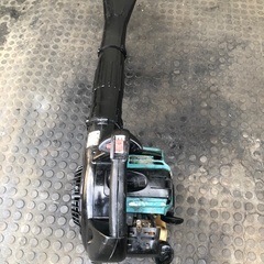 実働　普通のガソリンで動く　4サイクルエンジンブロワー　makita製　EUB4250の画像