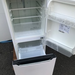【Hisense】2ドア冷凍冷蔵庫　HR-D1302　2019年製の画像