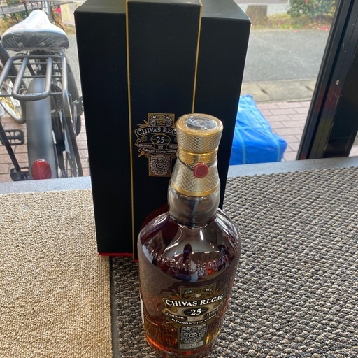 3/2値下げしました⭐️最高級酒⭐️CHIVAS REGAL 25年 ブレンドスコッチウィスキー 700ml 40度数 数量限定品 N