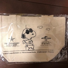 スヌーピーパスケース２個とミニトートバッグ１個の画像