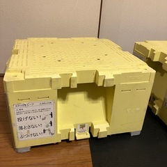 ステップキューブ、アルインコ、脚立、立ち馬、踏み台、工事、現場、ハイエース、キャラバンの画像