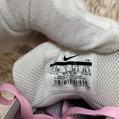 ナイキ ゴルフシューズ レディース 24.5cm 美品 練習場1回のみの画像