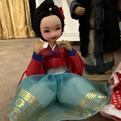 古い民族人形とフランス製の木製絵画のまとめ売りです。の画像