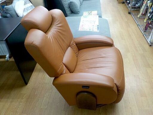 冨士ファニチア FUJI FURNITURE リクライニングソファ ブラウン系 １人掛けソファ 本革 回転式 レザー ヘッドレスト可動