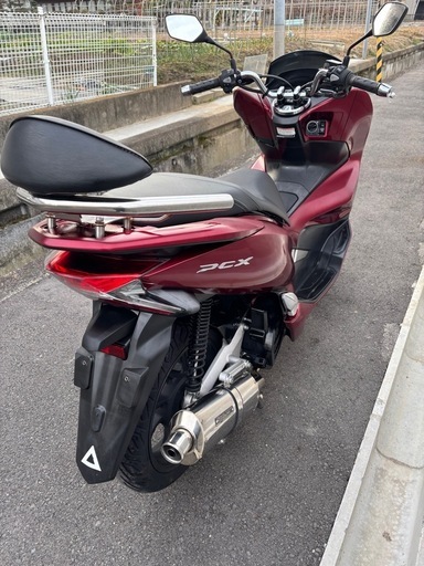 本日のみ値下げ　PCX JF81 タケガワマフラー　バックレスト